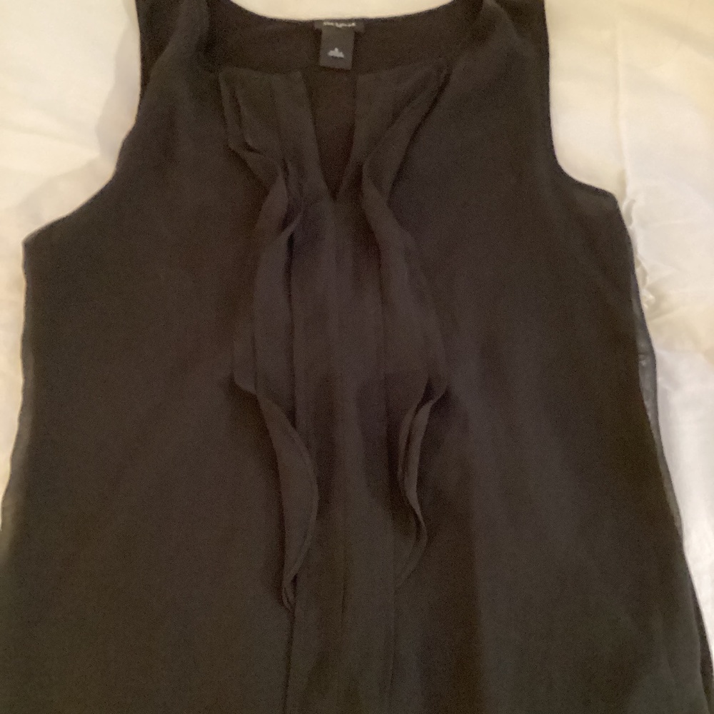 Ann Taylor black ruffled front tank top